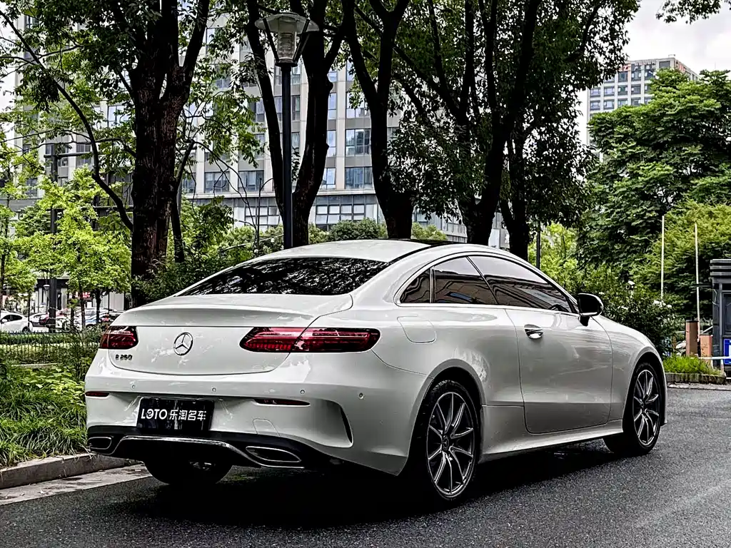 Mercedes-Benz E-Class 2022