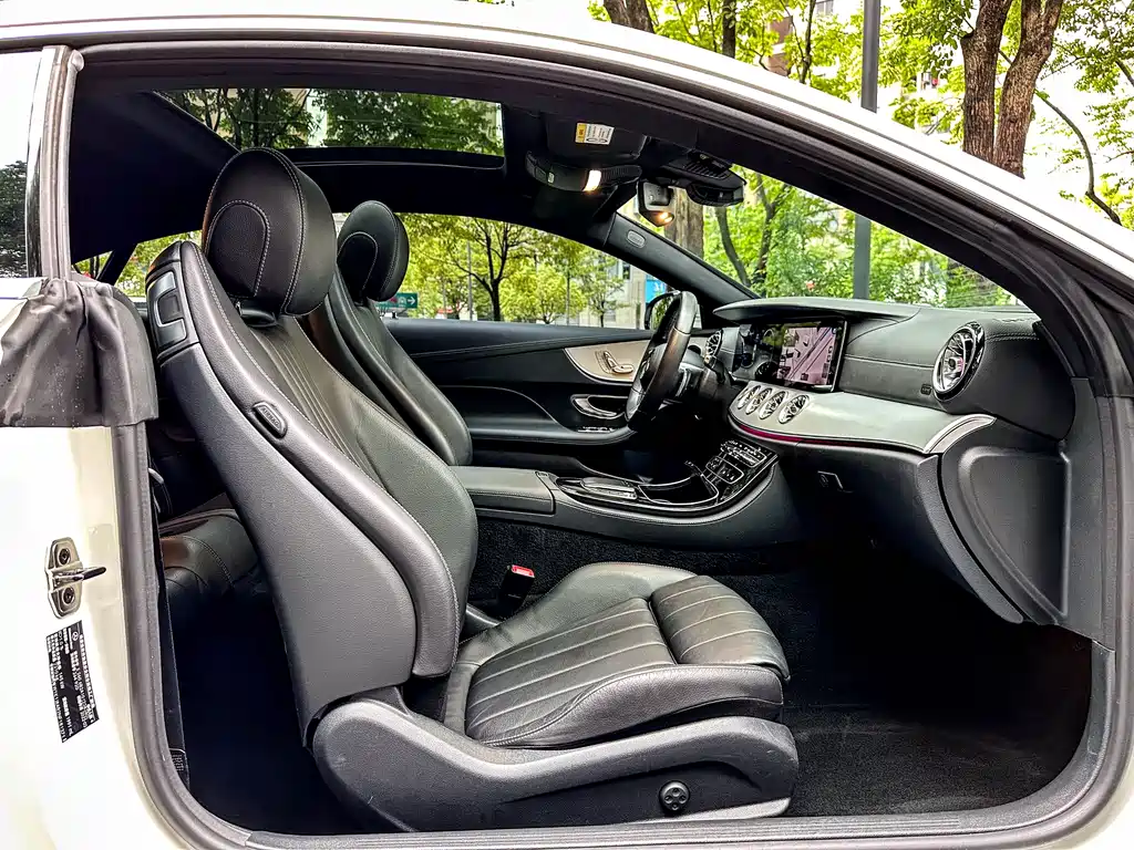 Mercedes-Benz E-Class 2022 — фото 15