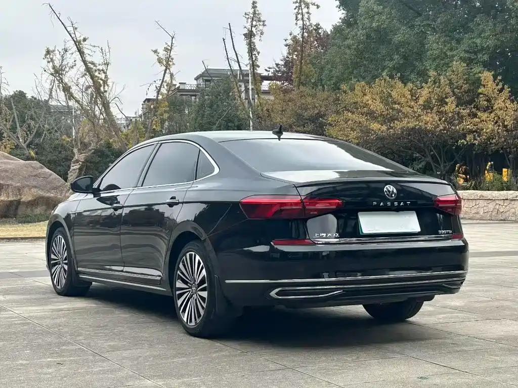 Volkswagen Passat 2021 — фото 7