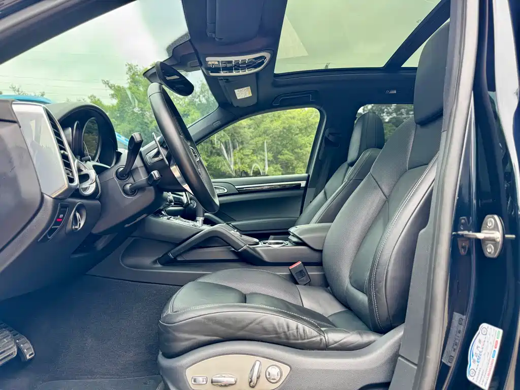 Porsche Cayenne 2017 — фото 14