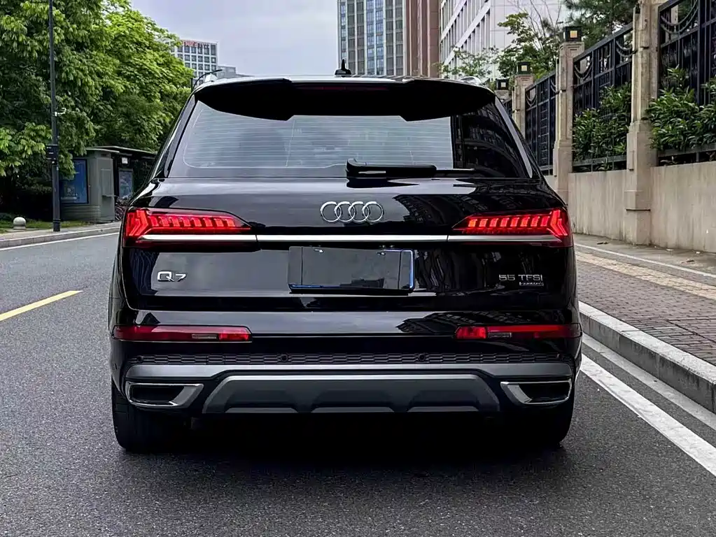 Audi Q7 2024 — фото 5