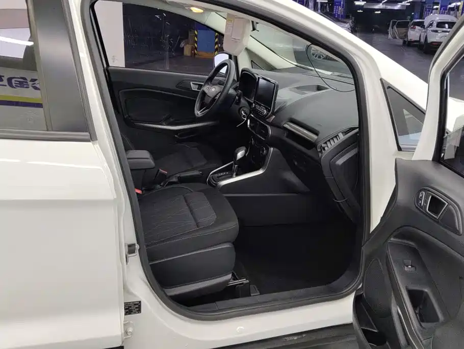 Ford EcoSport 2018 — фото 8