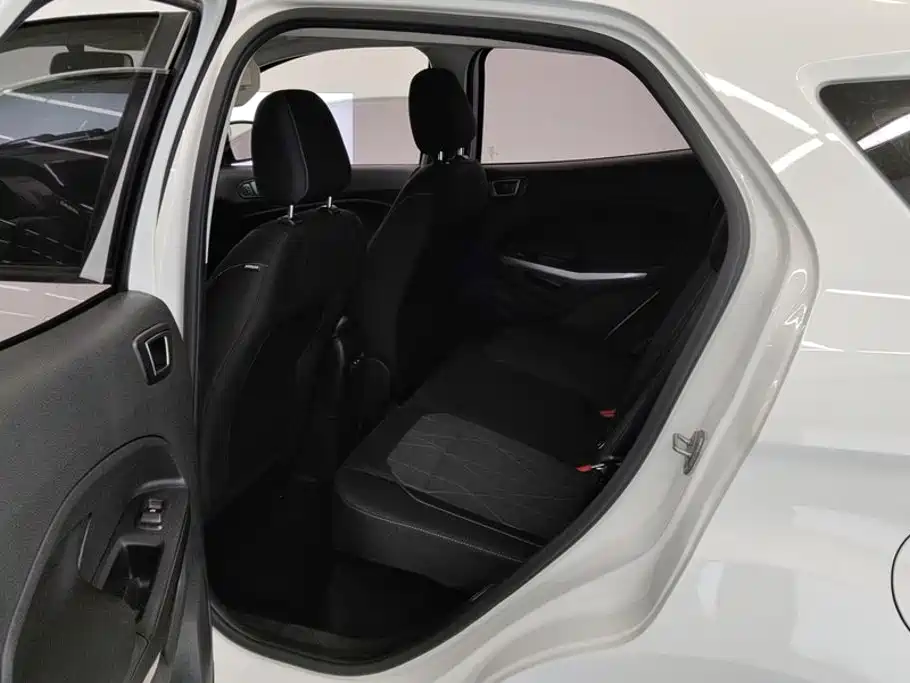 Ford EcoSport 2018 — фото 11
