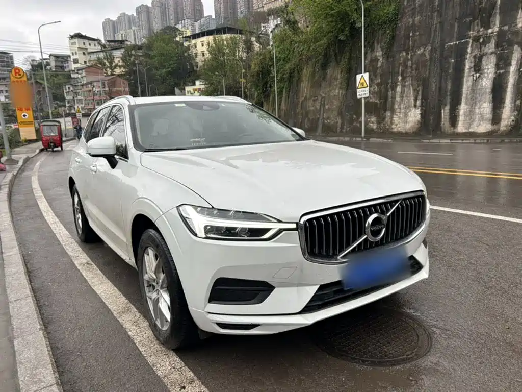 Volvo XC60 2019 — фото 10