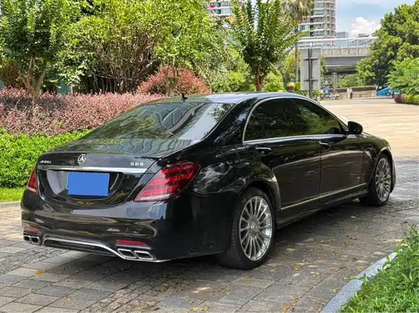 Mercedes-Benz S-Class 2012