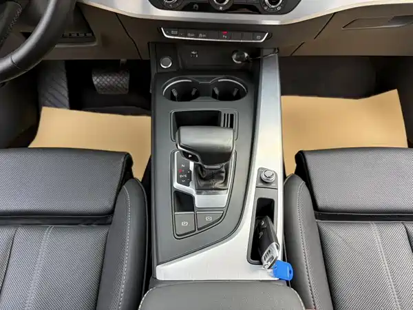 Audi A4L 2020
