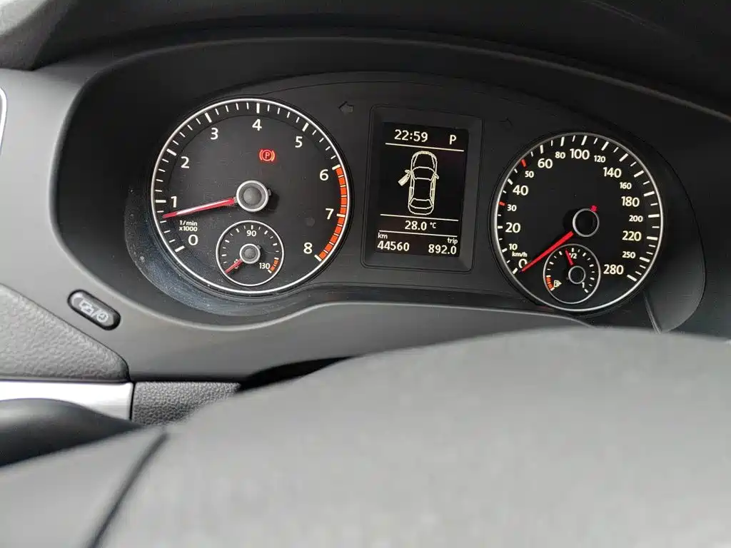 Volkswagen Sagitar 2015