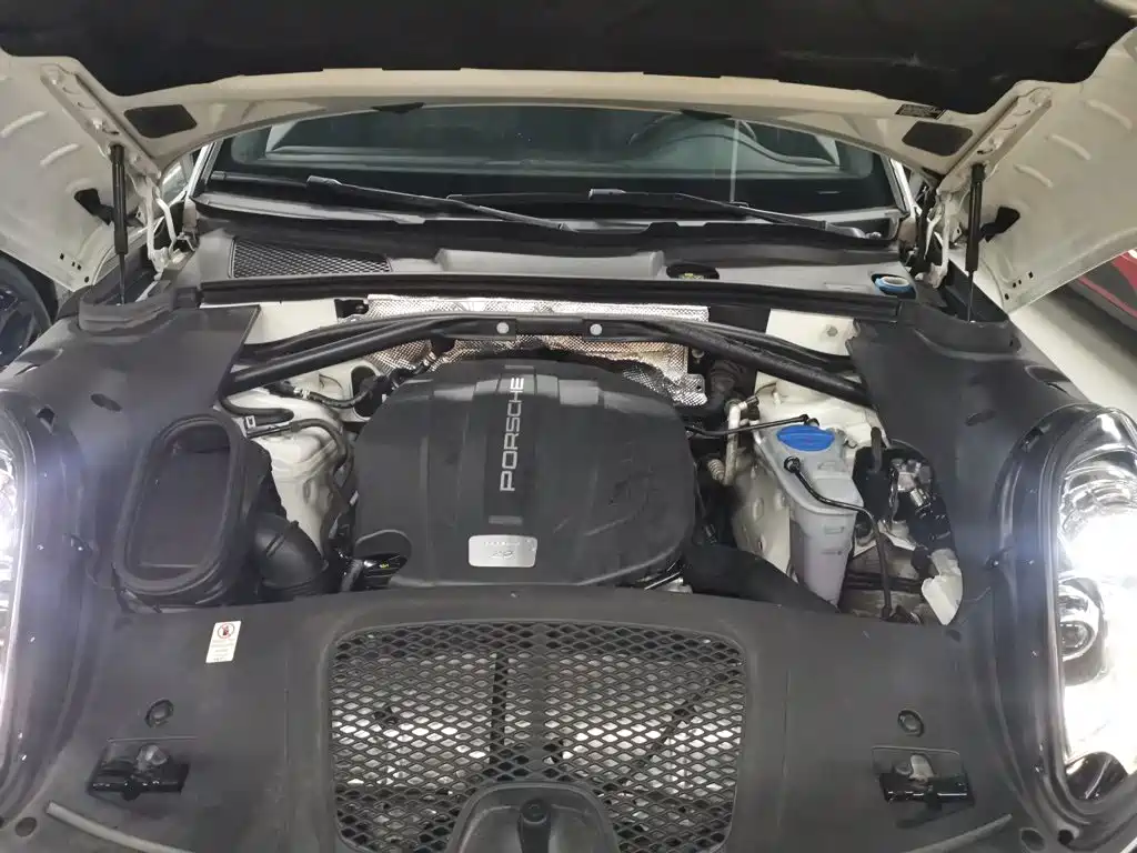 Porsche Macan 2015 — фото 20