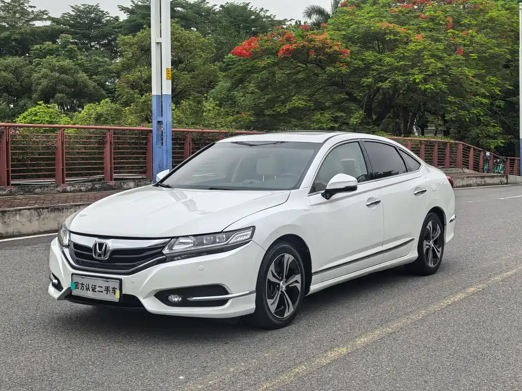 Honda Spirior 2015 — фото 1