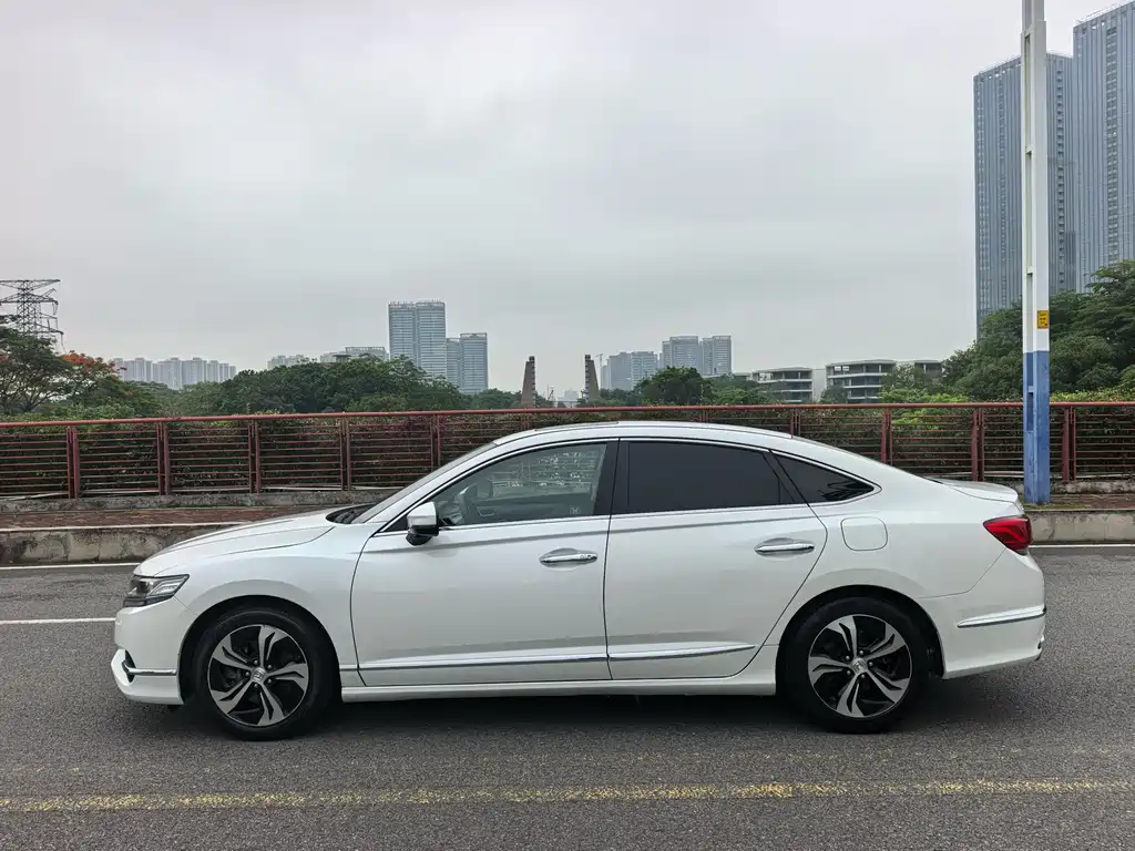 Honda Spirior 2015 — фото 24