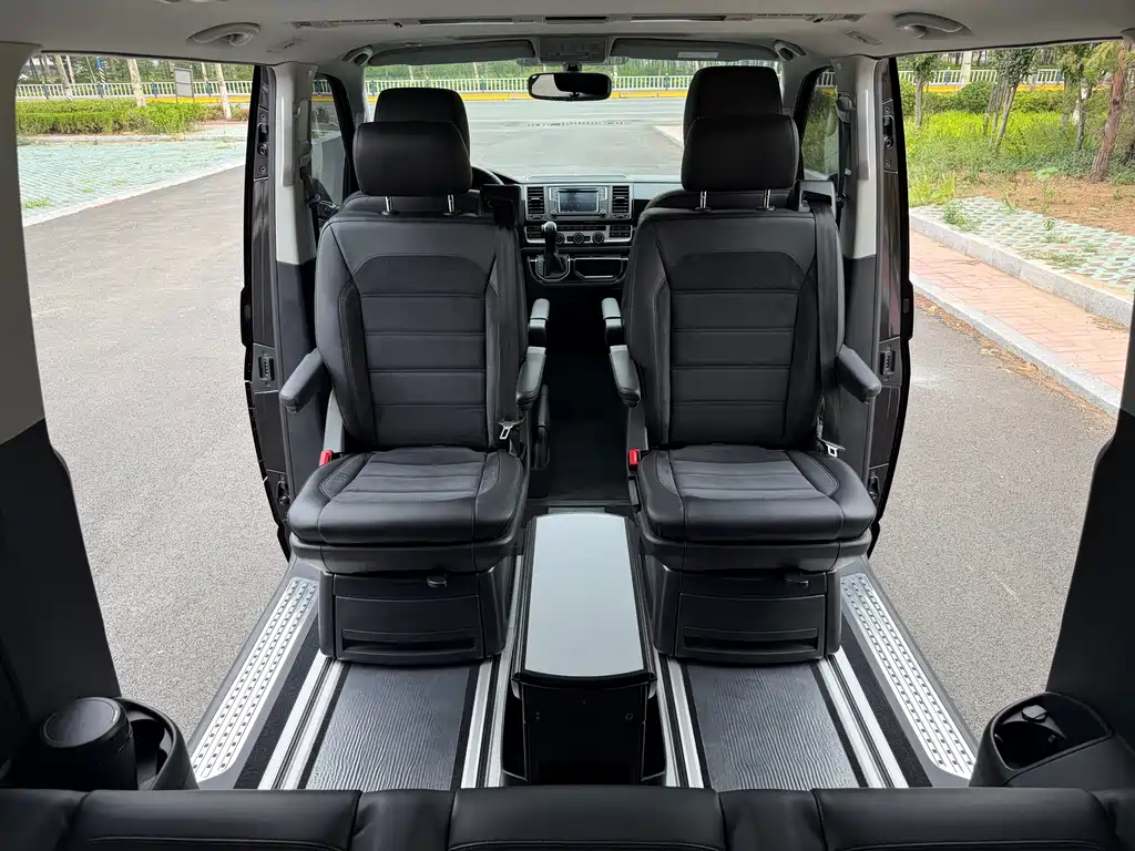 Volkswagen Multivan 2019 — фото 17