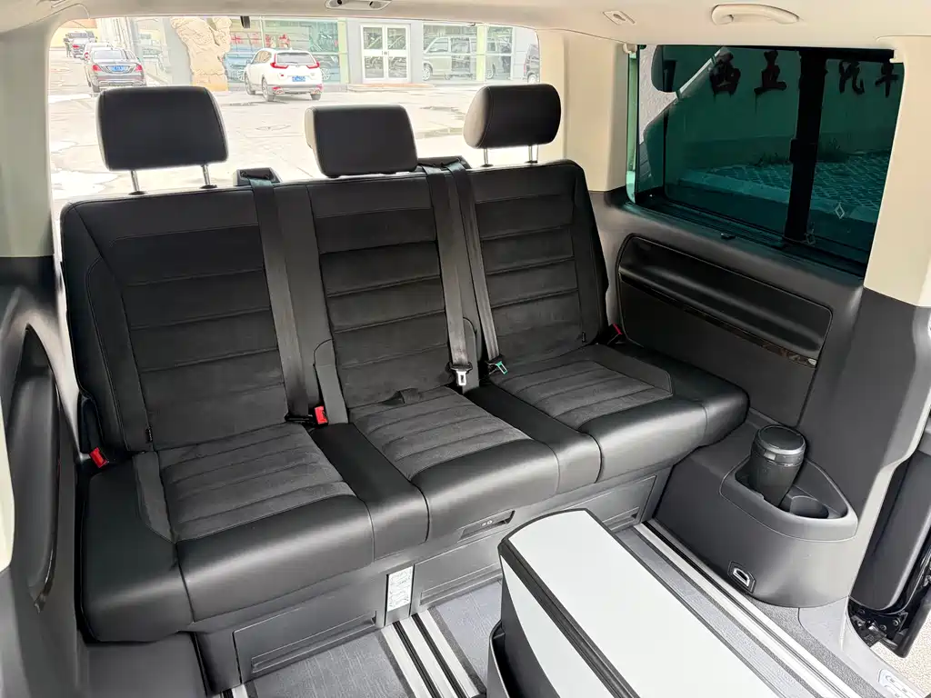 Volkswagen Multivan 2019 — фото 26
