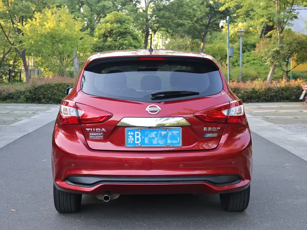 Nissan Tiida 2017 — фото 9