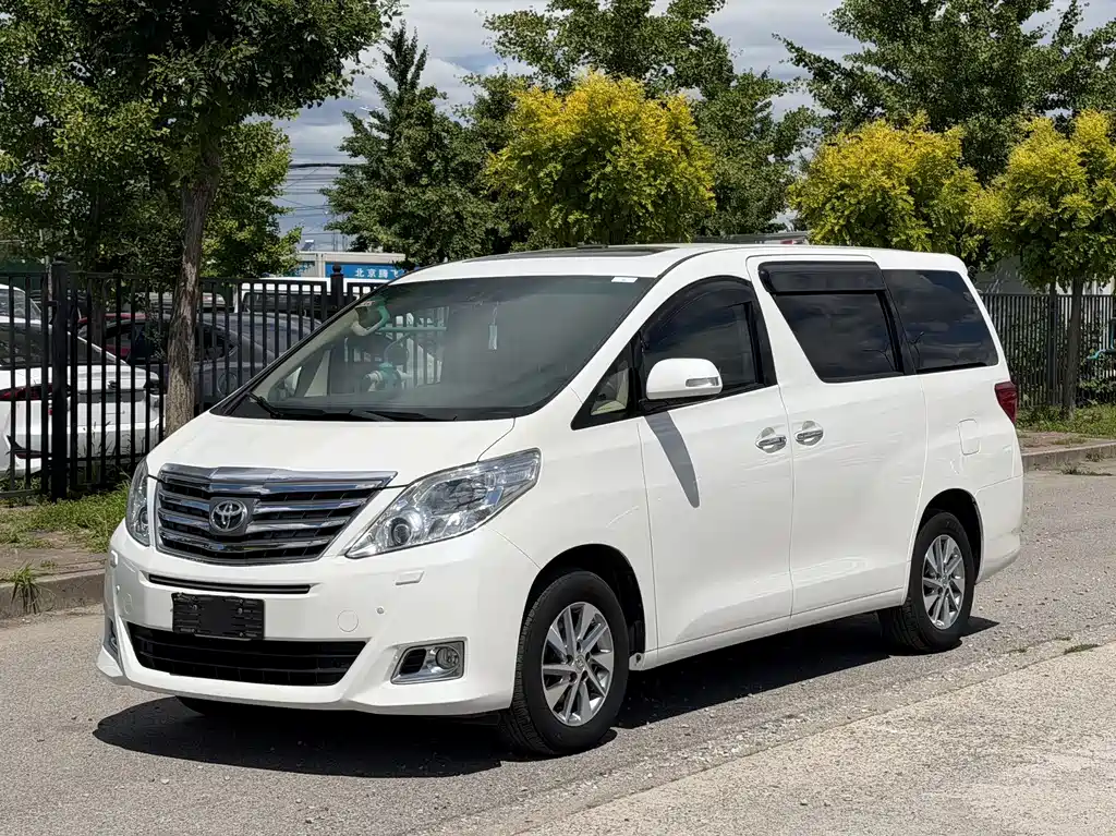 Toyota Alphard 2014