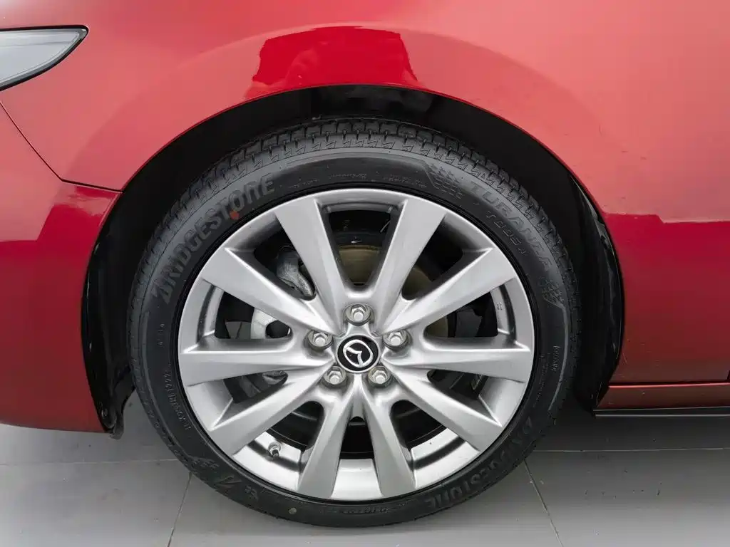Mazda 3 Axela 2022 — фото 17