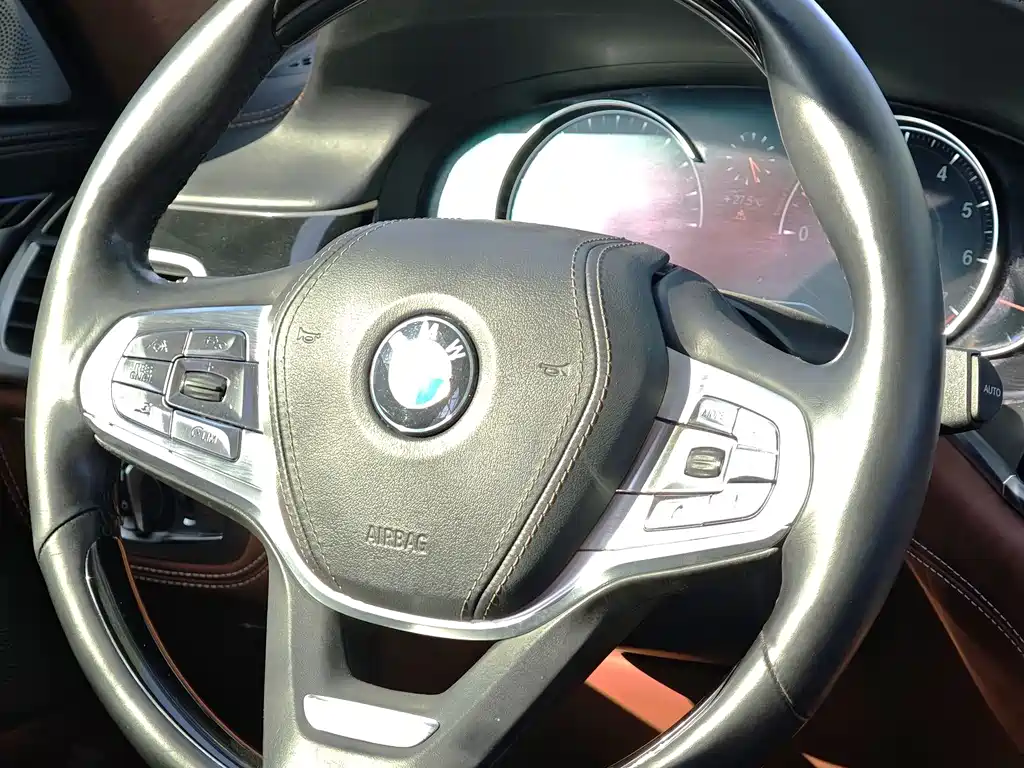 BMW 7 Series 2016 — фото 24