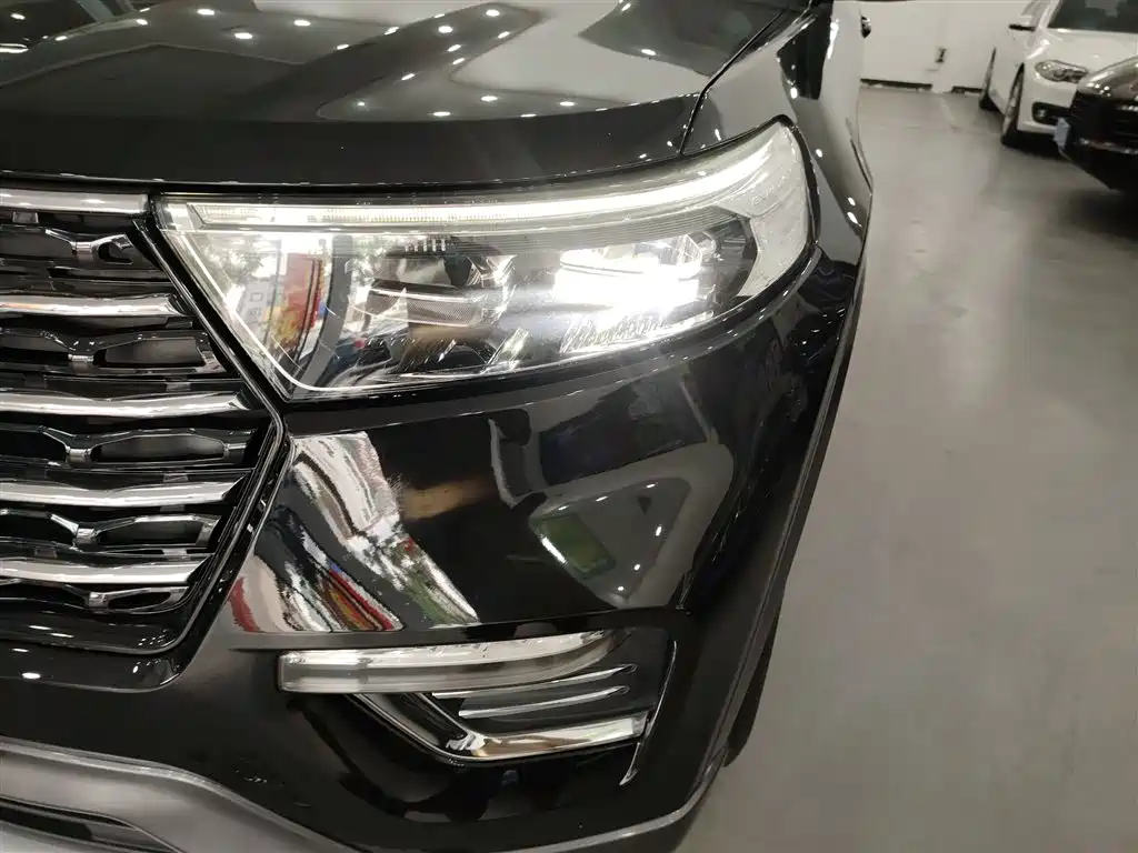 Ford Explorer 2020 — фото 24