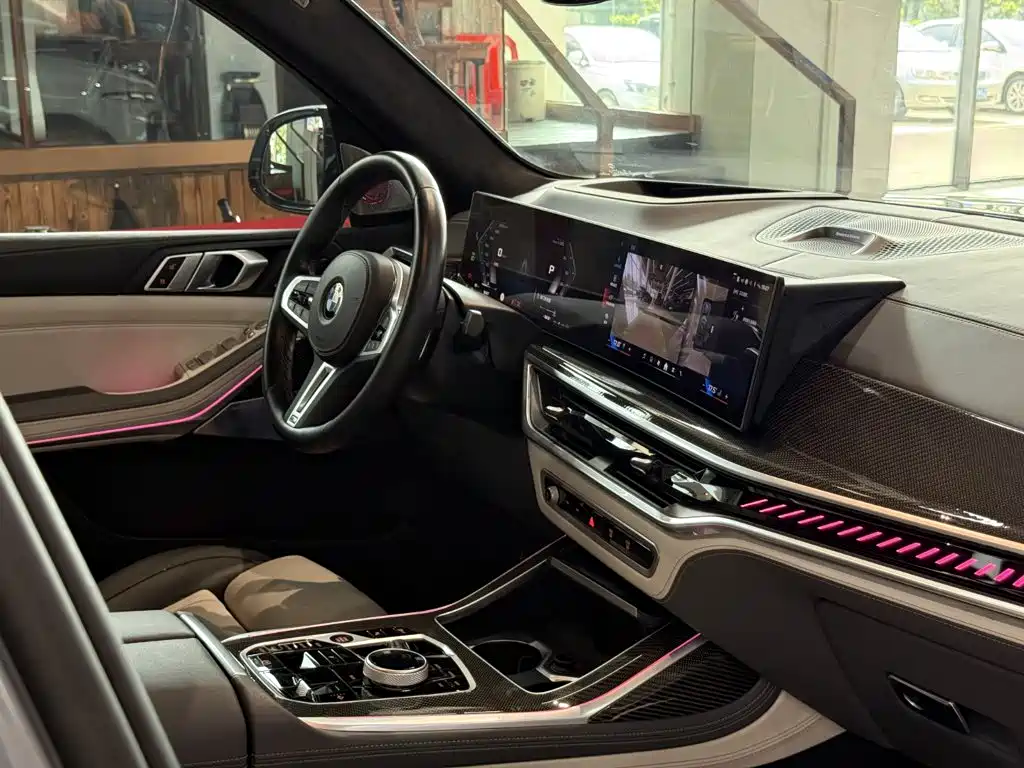 BMW X7 M60i 2023 — фото 12