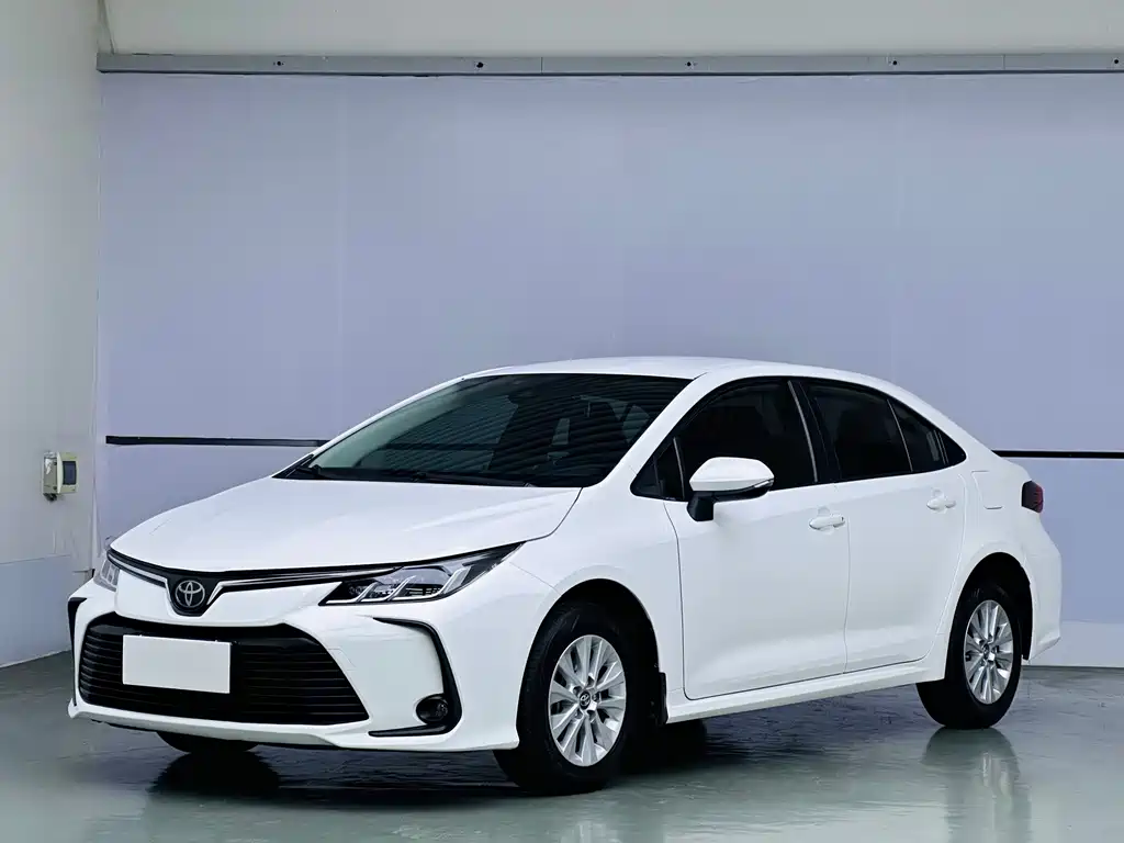 Toyota Corolla 2020 — фото 1