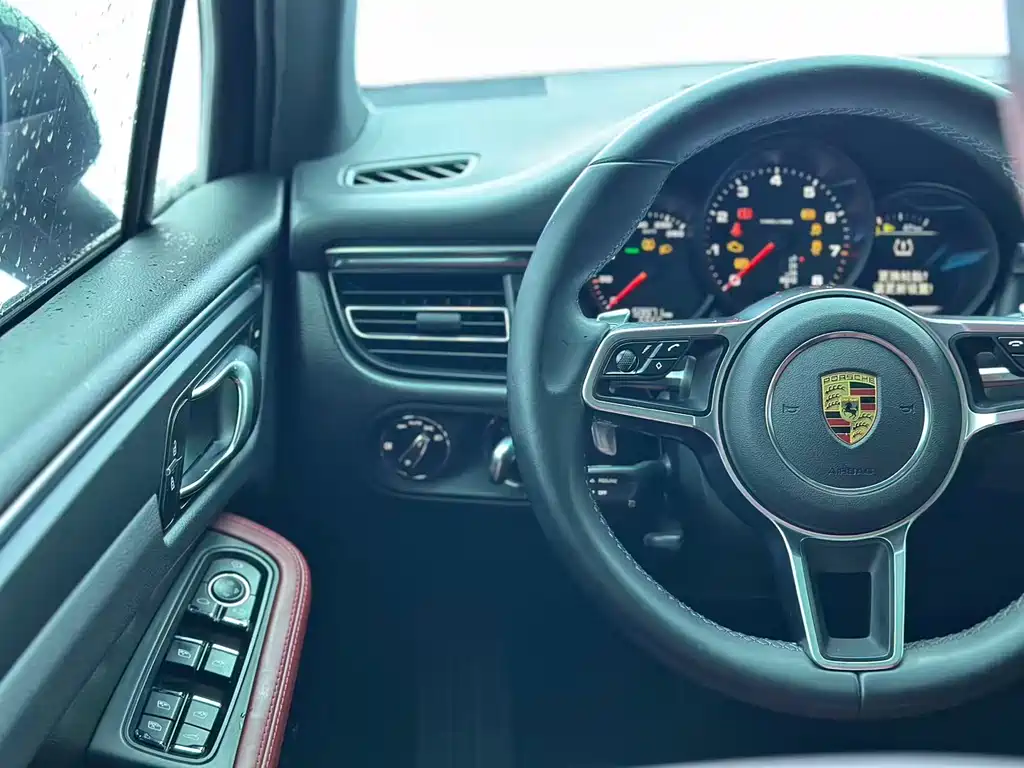 Porsche Macan 2022 — фото 18