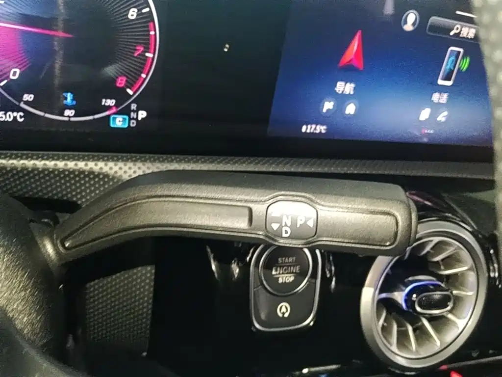 Mercedes-Benz A-Class 2024 — фото 14