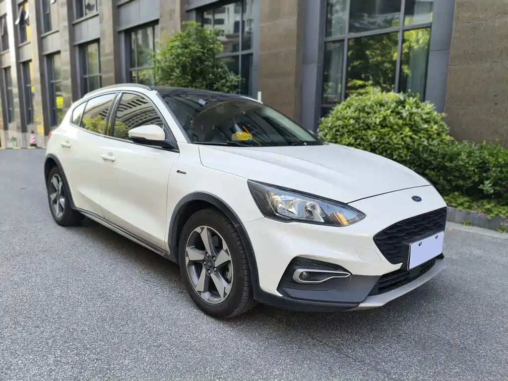Ford Focus Active 2020 — фото 2