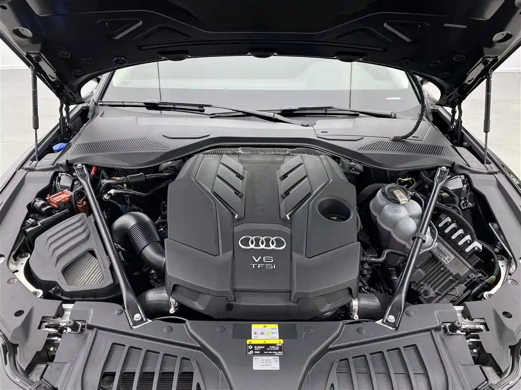 Audi A8 2023 — фото 29
