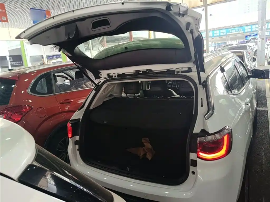 Jeep Compass 2018 — фото 19