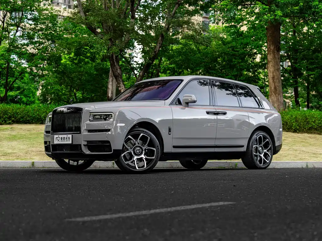 Rolls-Royce Cullinan 2022 — фото 1