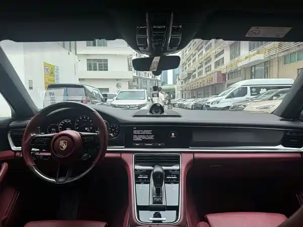 Porsche Panamera 2023