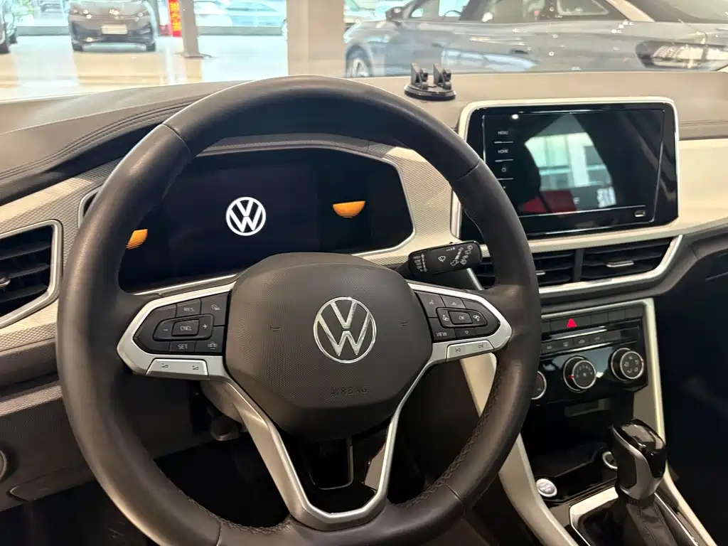 Volkswagen T-Roc 2024 — фото 7