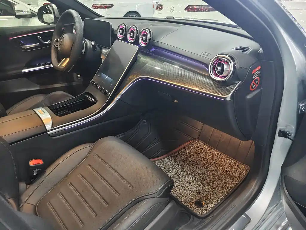 Mercedes-Benz C-Class 2025 — фото 16