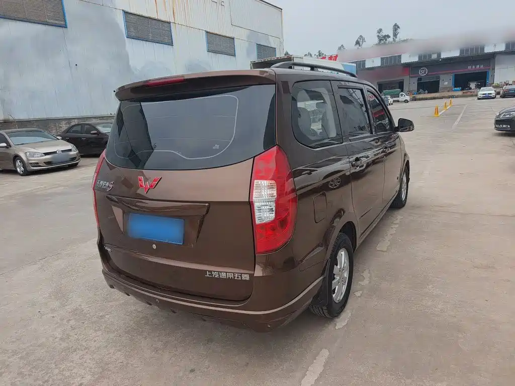 Wuling Hongguang 2018