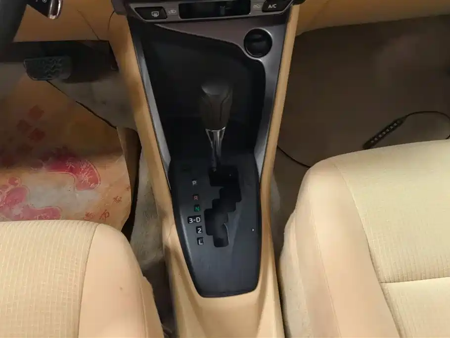 Toyota Yaris L 2015 — фото 16