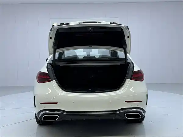 Mercedes-Benz C-Class 2025