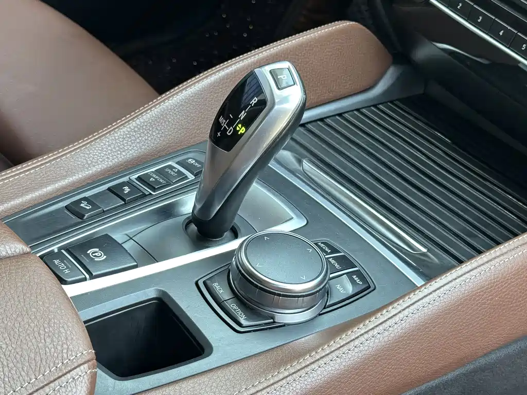 BMW X6 2018 — фото 17
