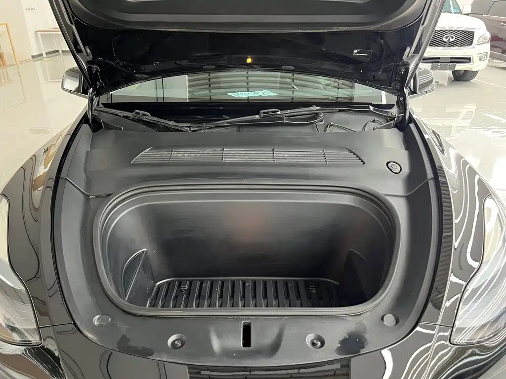 Tesla Model Y 2023 — фото 11