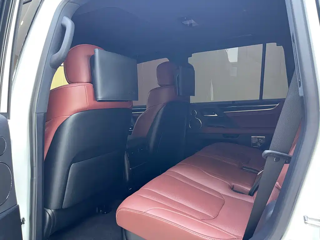 Lexus LX 2020 — фото 13