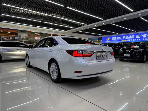 Lexus ES 2015