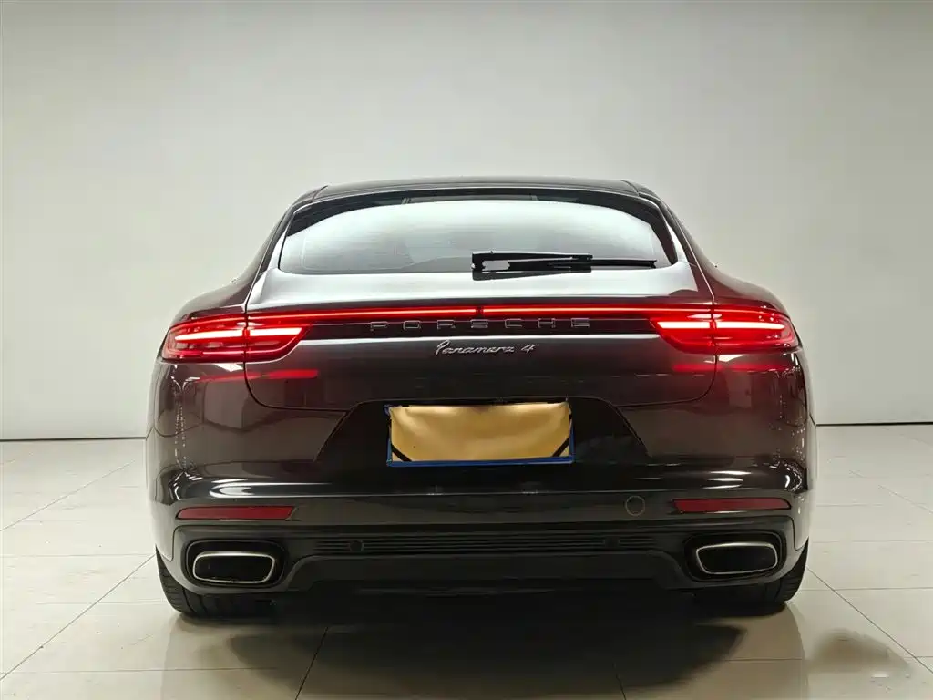 Porsche Panamera 2018 — фото 10