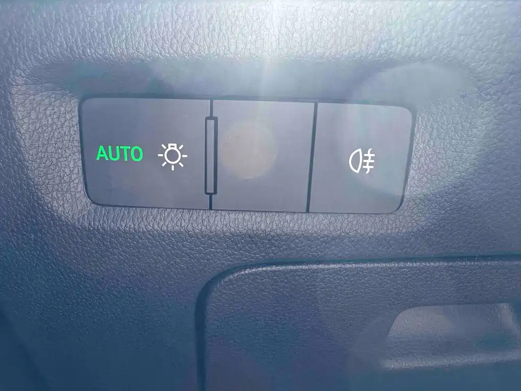 Skoda Octavia 2023 — фото 11