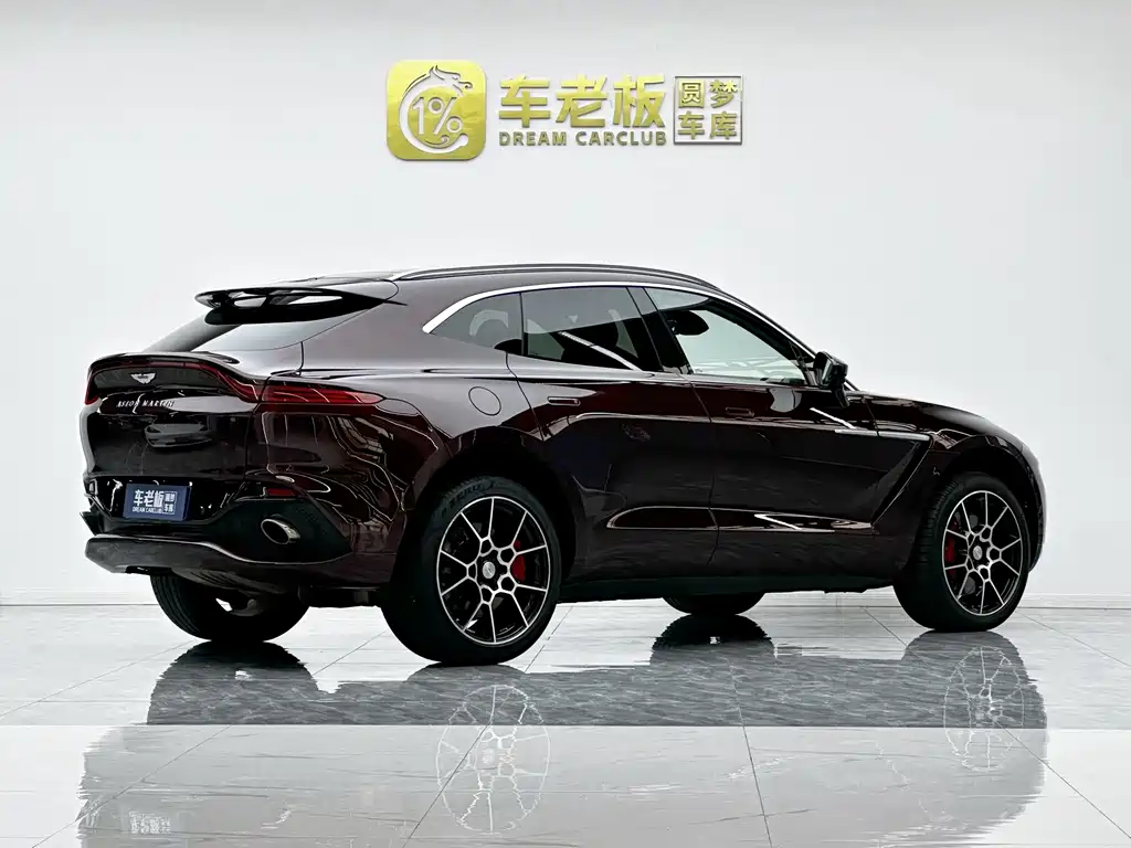 Aston Martin DBX 2021 — фото 4