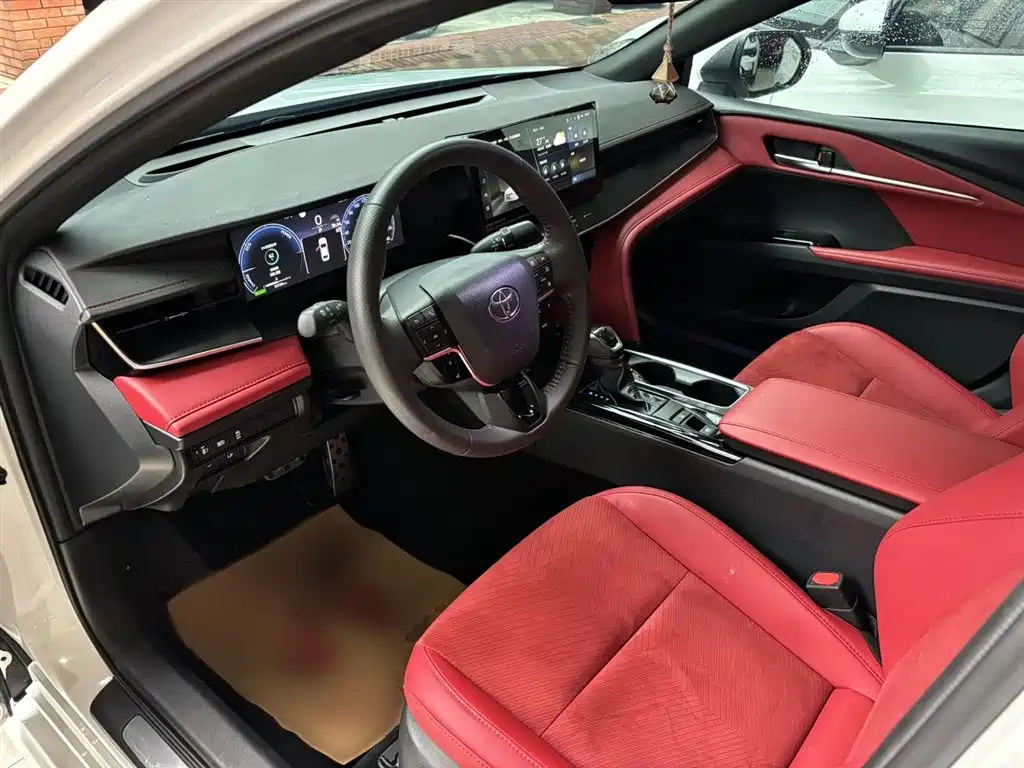 Toyota Camry 2024 — фото 15