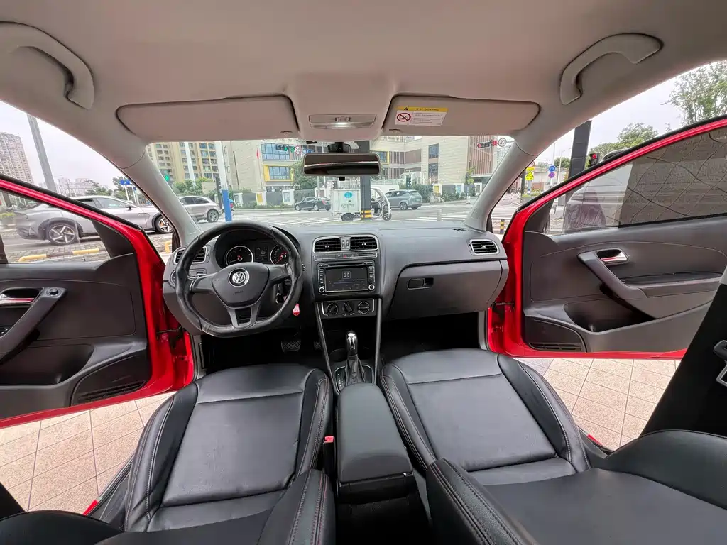 Volkswagen Polo 2015
