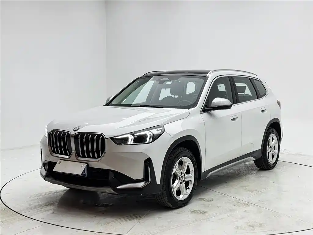 BMW X1 2023 — фото 1