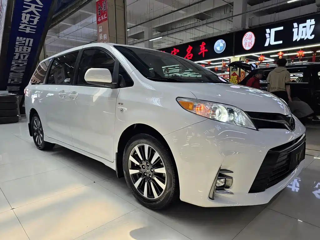 Toyota Sienna 2020 — фото 3
