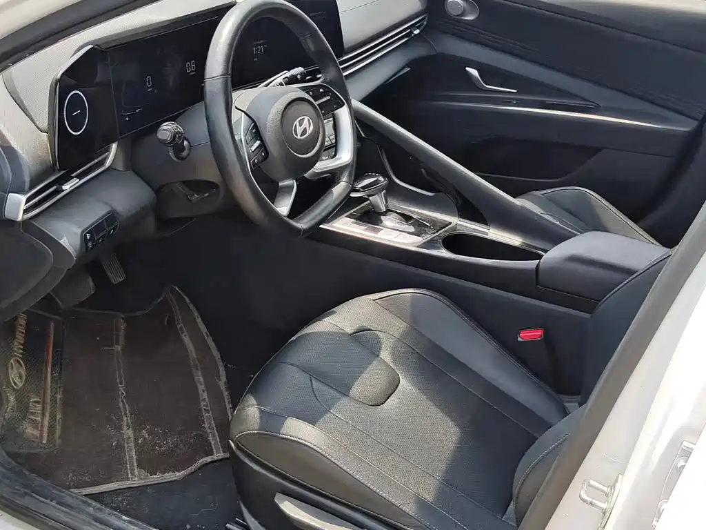 Hyundai Elantra 2023