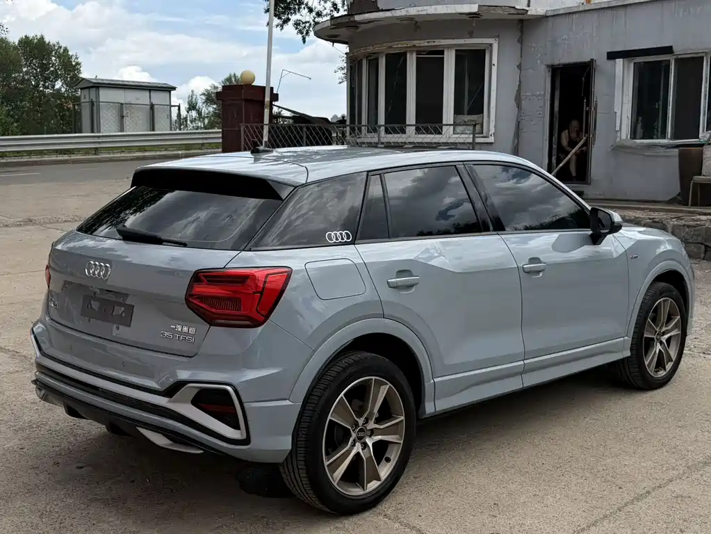 Audi Q2L 2022