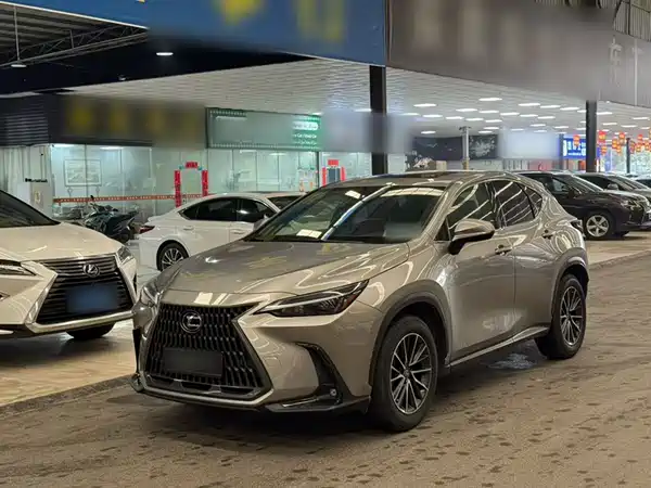 Lexus NX 2023