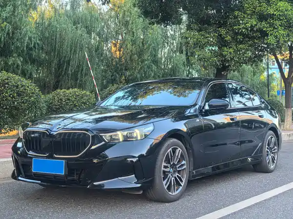 BMW 5 Series 2025